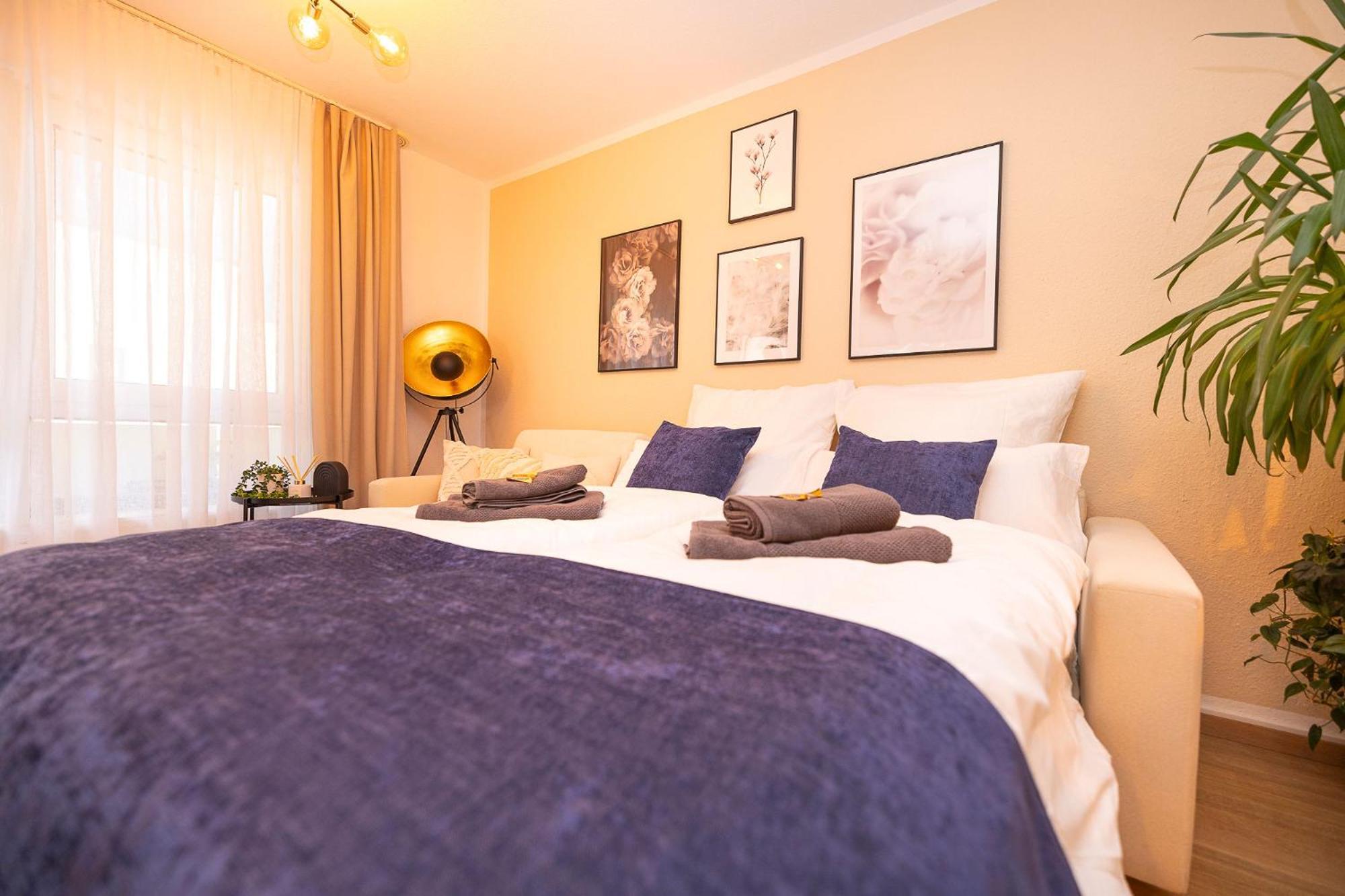 Luxx Home Bc, Zentral - Fuer 4 Personen - Balkon - Parken - Voll Ausgestattete Kueche Biberach an der Riß Exteriér fotografie